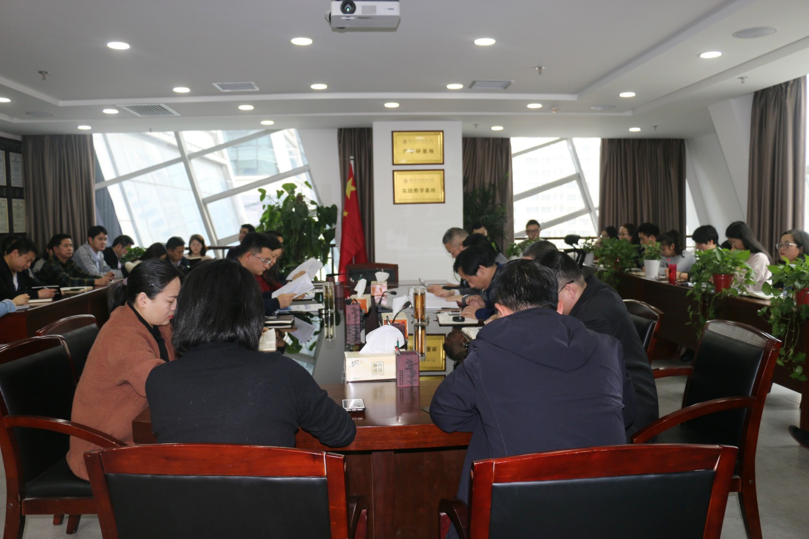水环境公司召开专题会议通报进建集团公司2019年工作会议暨一届三次职代会会议心灵 水环境公司召开专题会议通报进建集团公司2019年工作会议暨一届三次职代会会议心灵