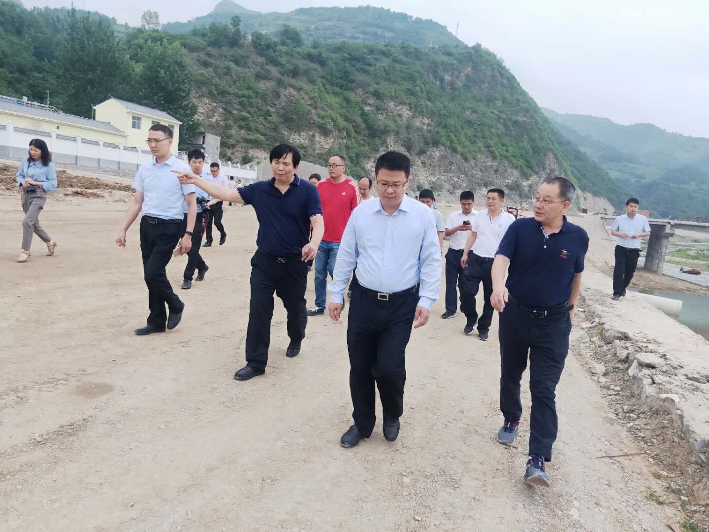 商洛市委副书记李豫琦到水环境公司户家塬污水处置厂调研 商洛市委副书记李豫琦到水环境公司户家塬污水处置厂调研