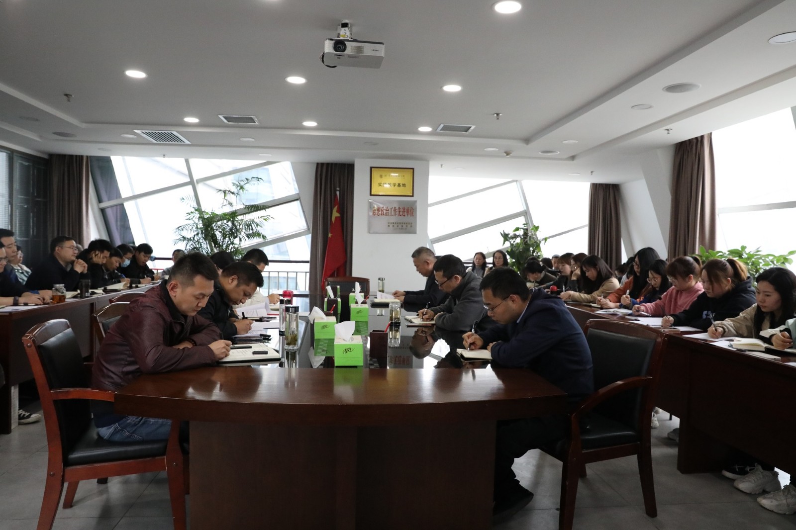 水环境公司进行党史进建教育专题想书班 水环境公司进行党史进建教育专题想书班