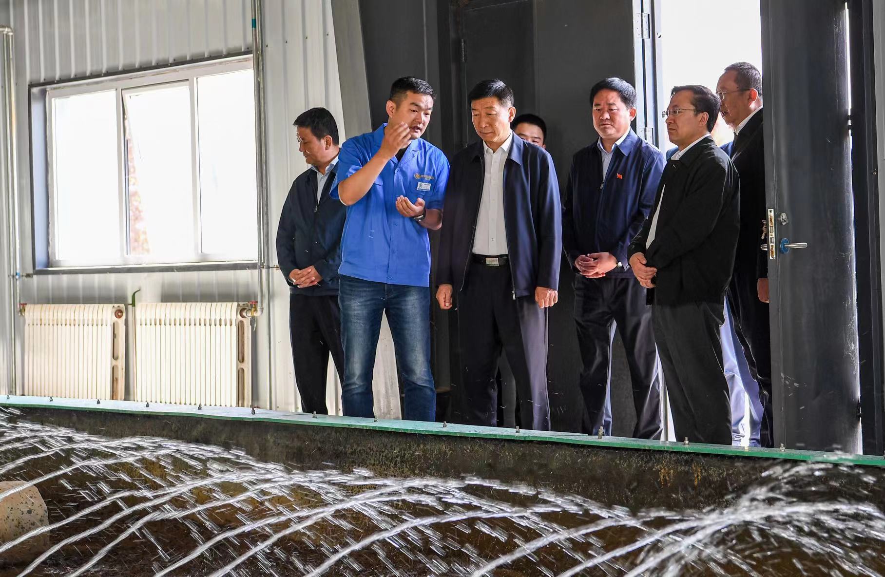 赵刚到水环境公司安塞第二污水处置厂调研 赵刚到水环境公司安塞第二污水处置厂调研