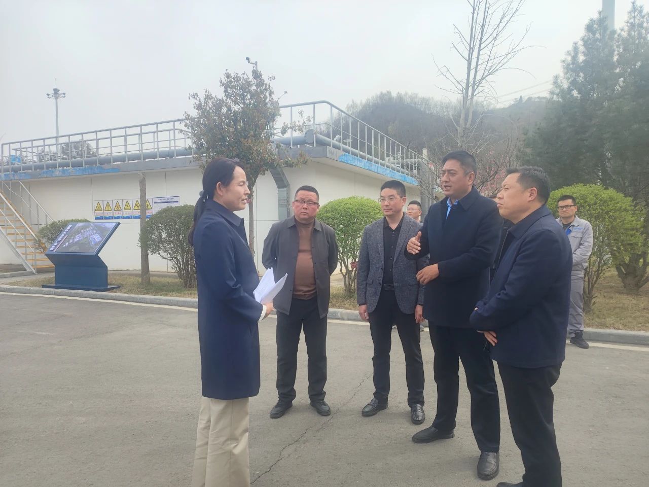 商南县委副书记、县长刘华到水环境公司商南县污水处置厂调研 商南县委副书记、县长刘华到水环境公司商南县污水处置厂调研