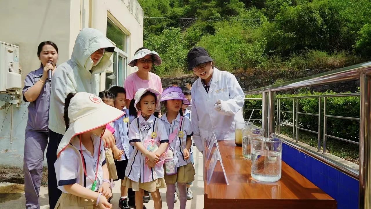 社会责任|80余名“萌娃”开启索求水环境公司污水处置的奇妙之旅 社会责任|80余名“萌娃”开启索求水环境公司污水处置的奇妙之旅