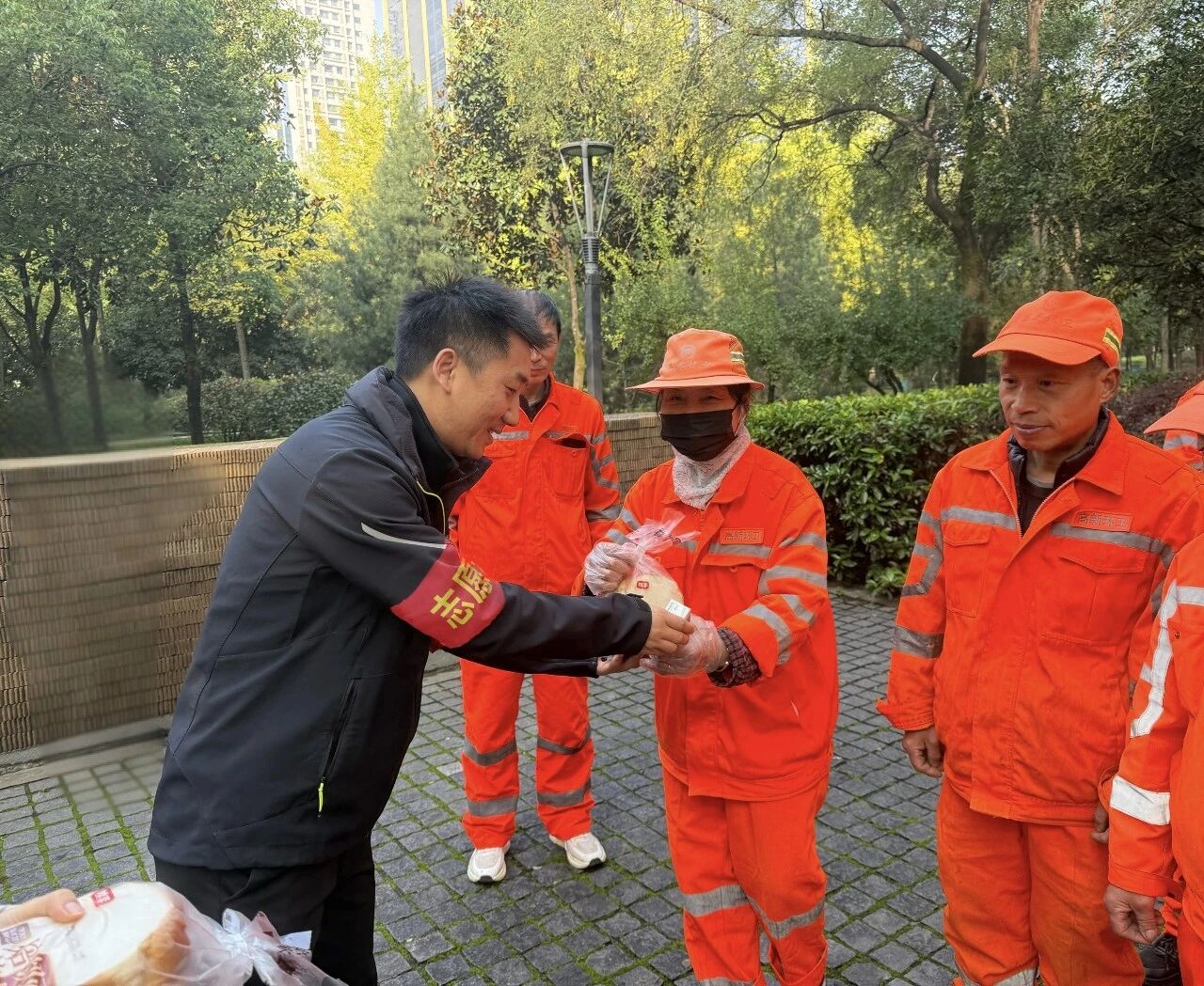 水环境公司发展“步步登高 情暖沉阳 健步前杏妆健步走活动 水环境公司发展“步步登高 情暖沉阳 健步前杏妆健步走活动